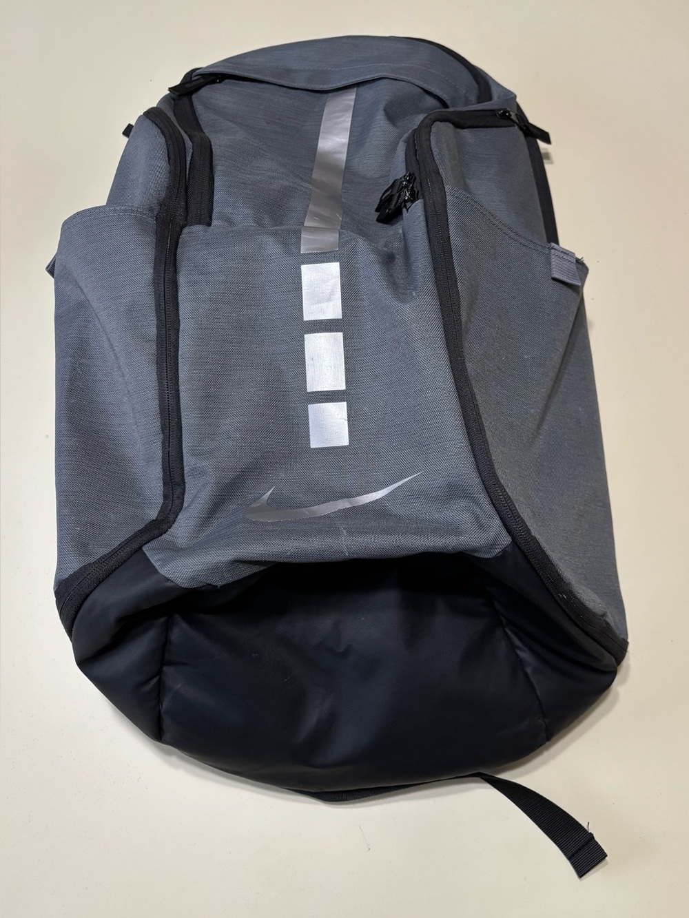 Nike Hoops Elite Pro Basketball Backpack Gray Silver Black DA1922-022
